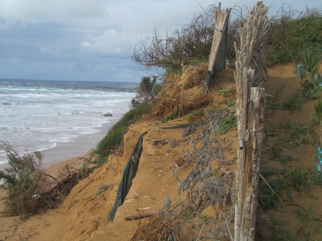 Strand nach den Winterstürmen